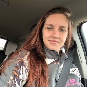 Meet your Posher, Candace